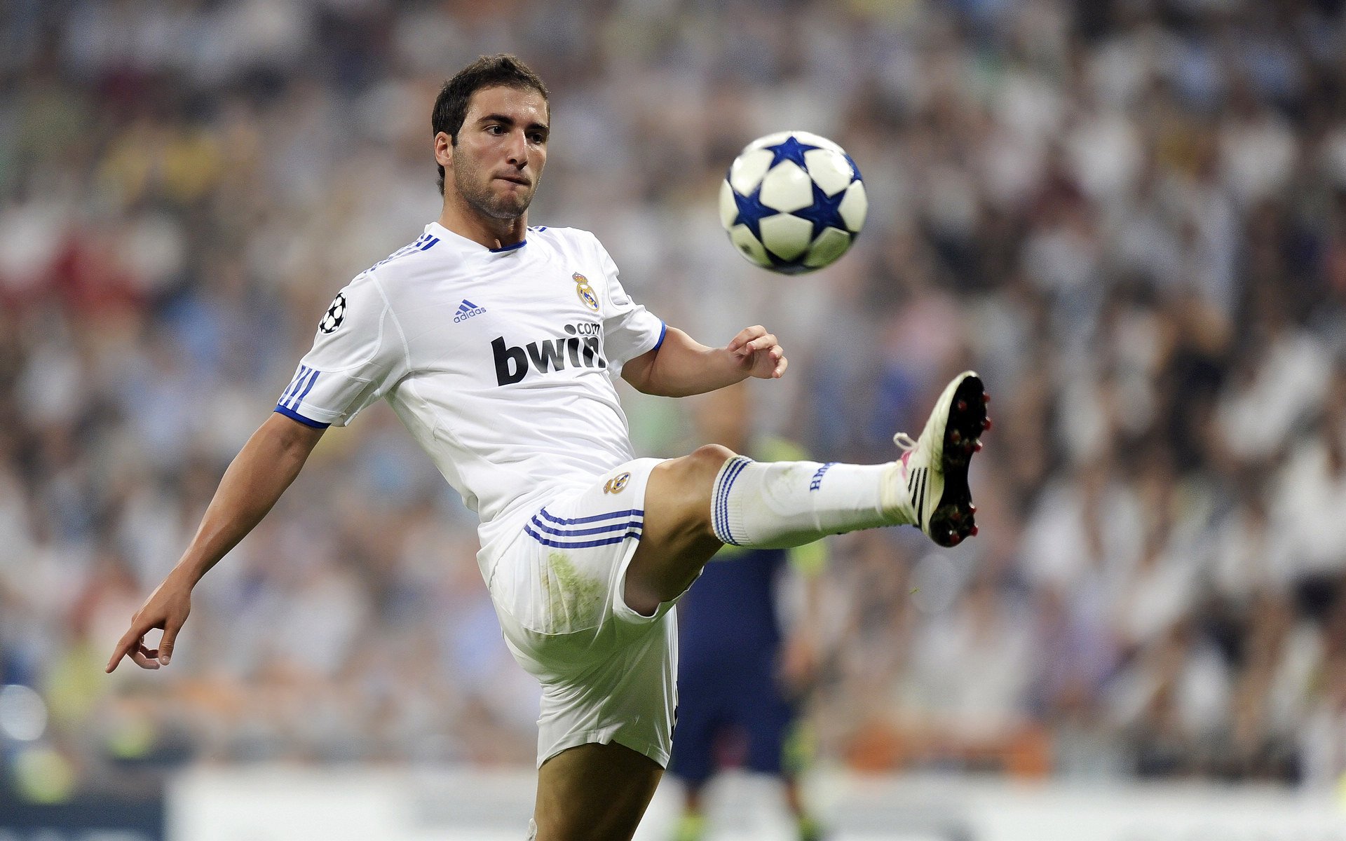 独行侠替补出场连续得分扩大领先优势，独行侠现在阵容