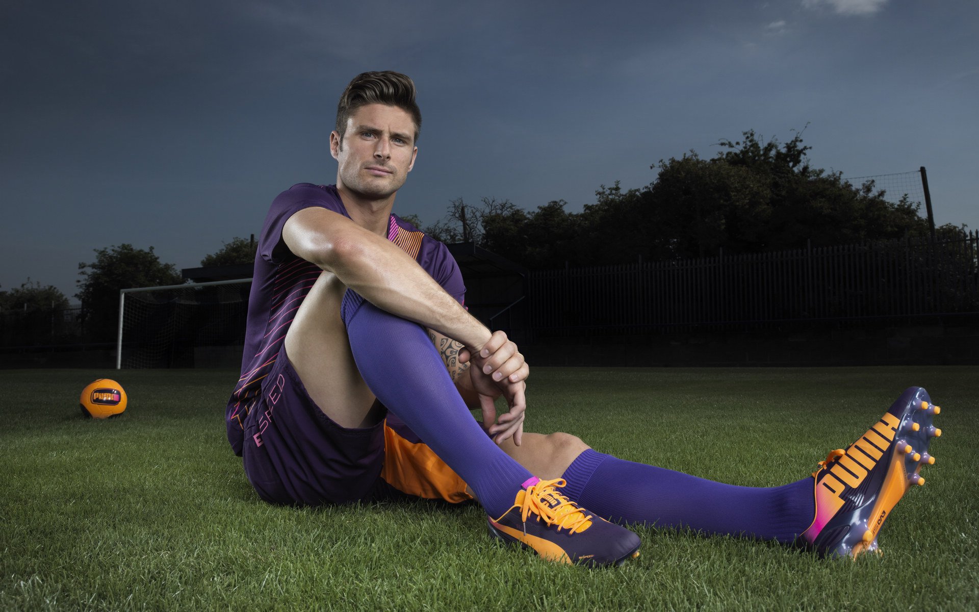 曼城继续保持不败,英超冠军悬念渐小,英超大结局曼城一夜创下3大纪录